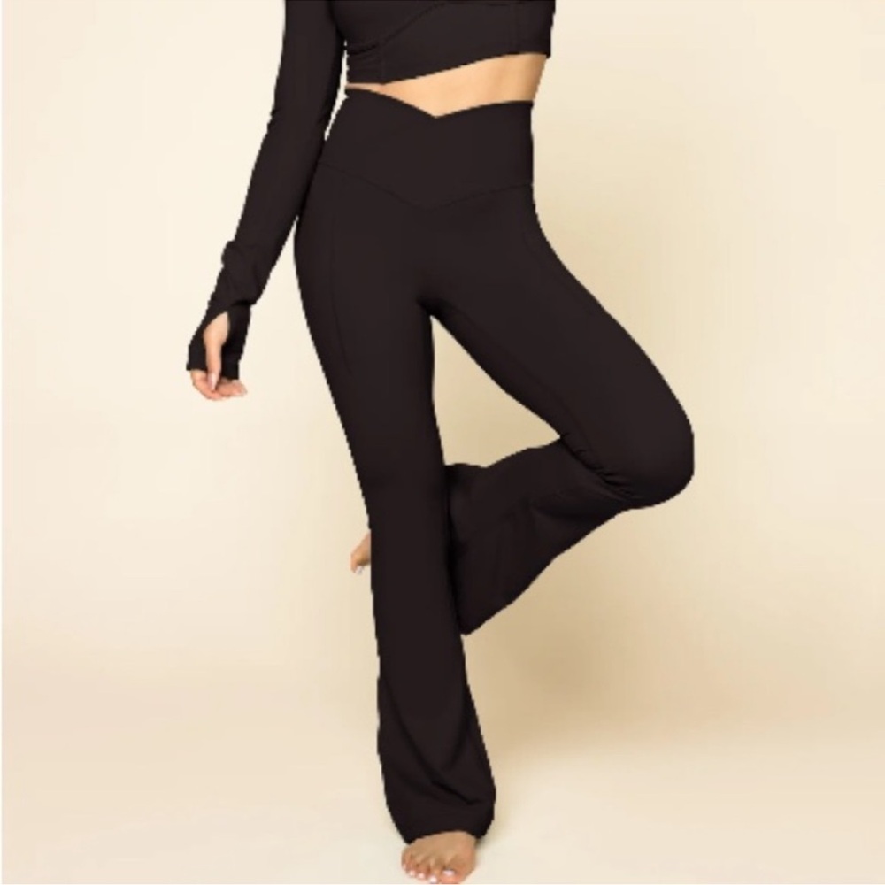 POPFLEX Crisscross Flared Leggings 31”  1X